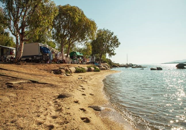 Glampingunterkunft: Campingplatz direkt am Strand gelegen - Luxusmobilheim von Gebetsroither am Camping Capo D`orso